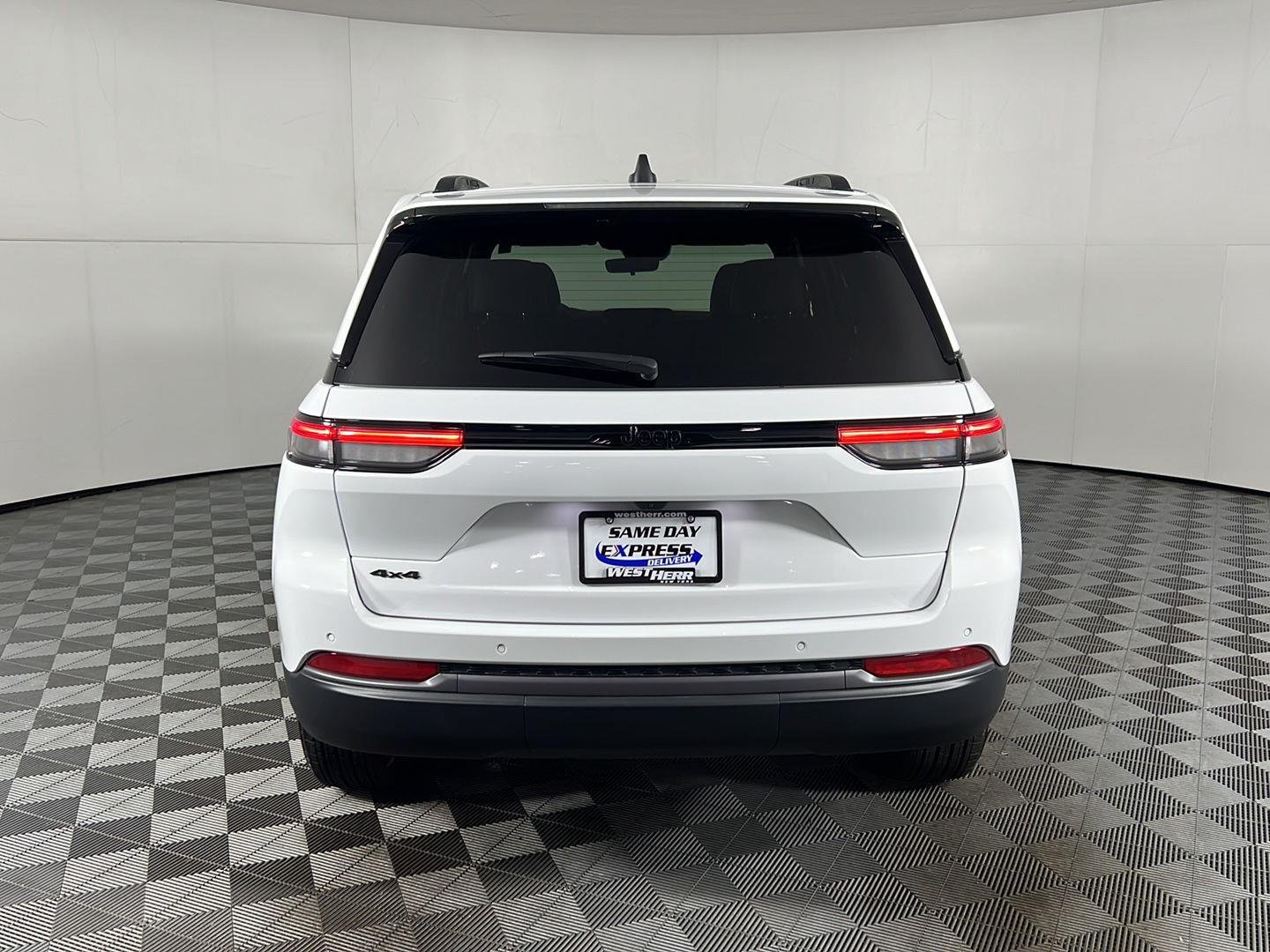 Used 2026 Bright White Clearcoat Jeep Laredo Altitude image 8