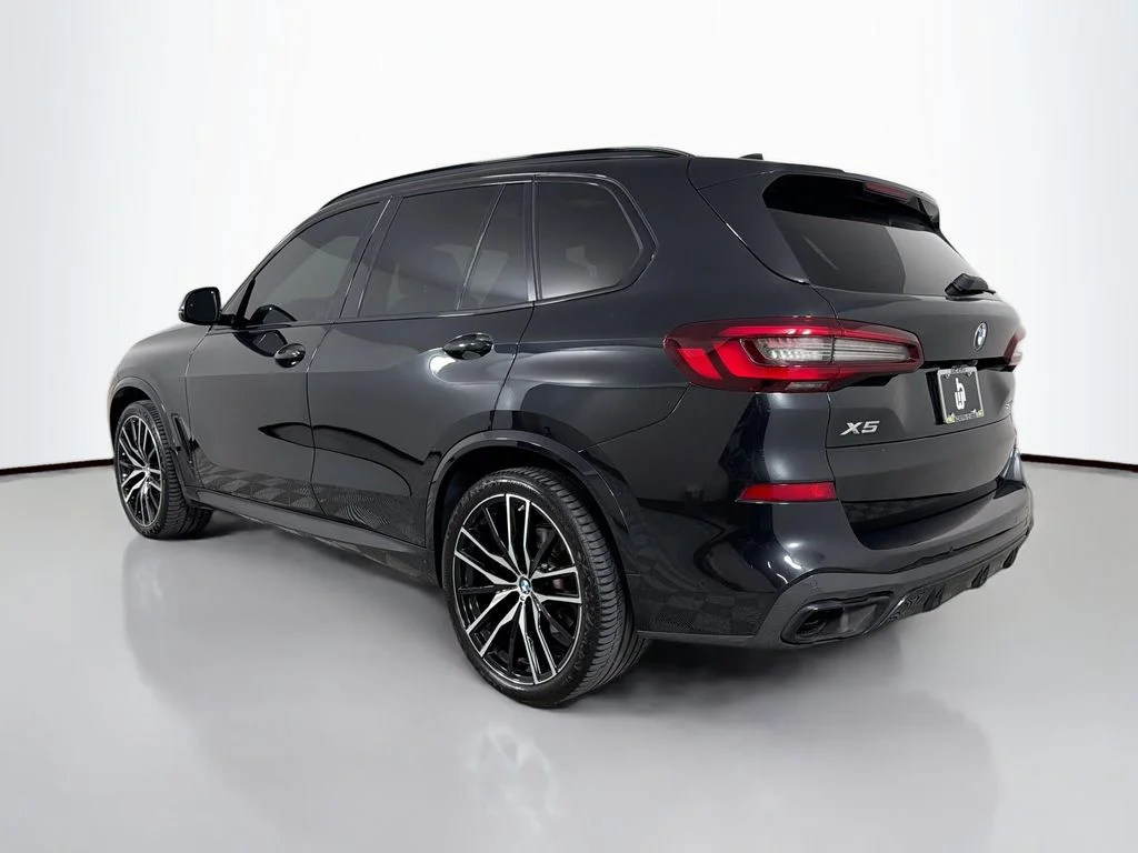 Used 2022 Black BMW sDrive40i image 7