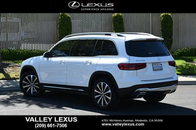 Used 2023 White Mercedes-Benz GLB 250 image 4