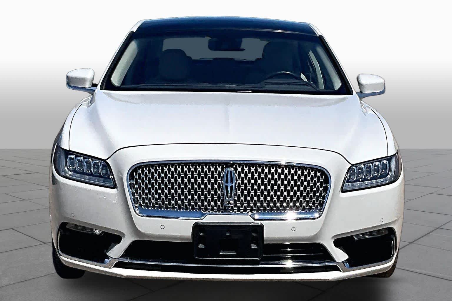 Used 2019 Ceramic Pearl Metallic Lincoln Reserve image 3
