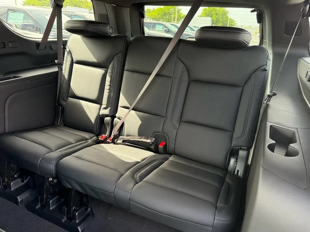2026 Chevrolet Suburban LS - Photo 7