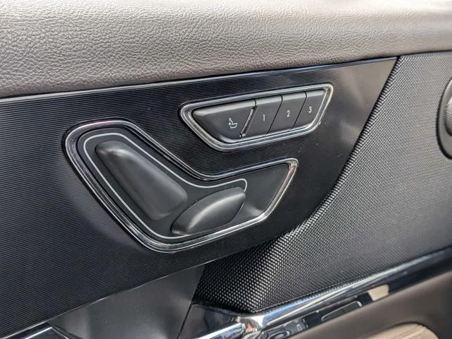 Used 2020 Blue Lincoln Reserve image 19
