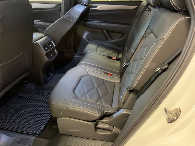 New 2026 White Volkswagen 2.0T SE w/Technology image 10