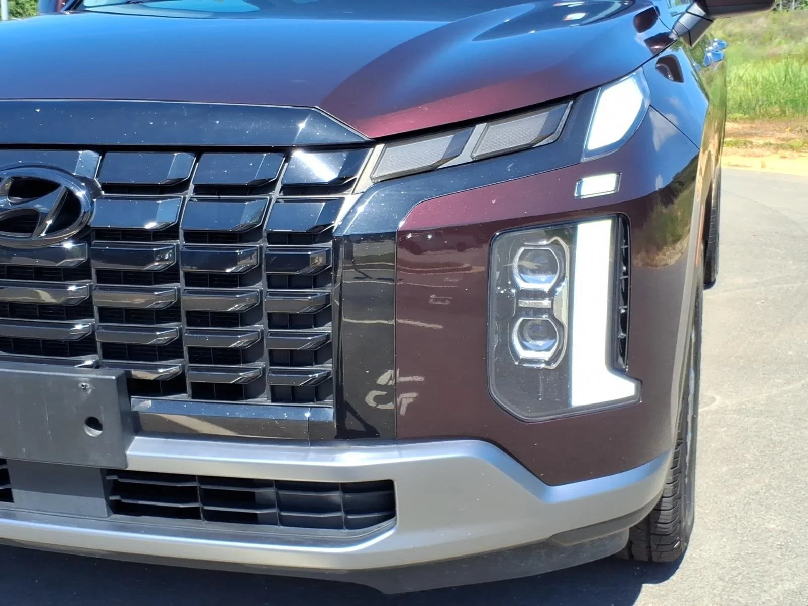 Used 2024 Sierra Burgundy Hyundai SEL 7P image 15
