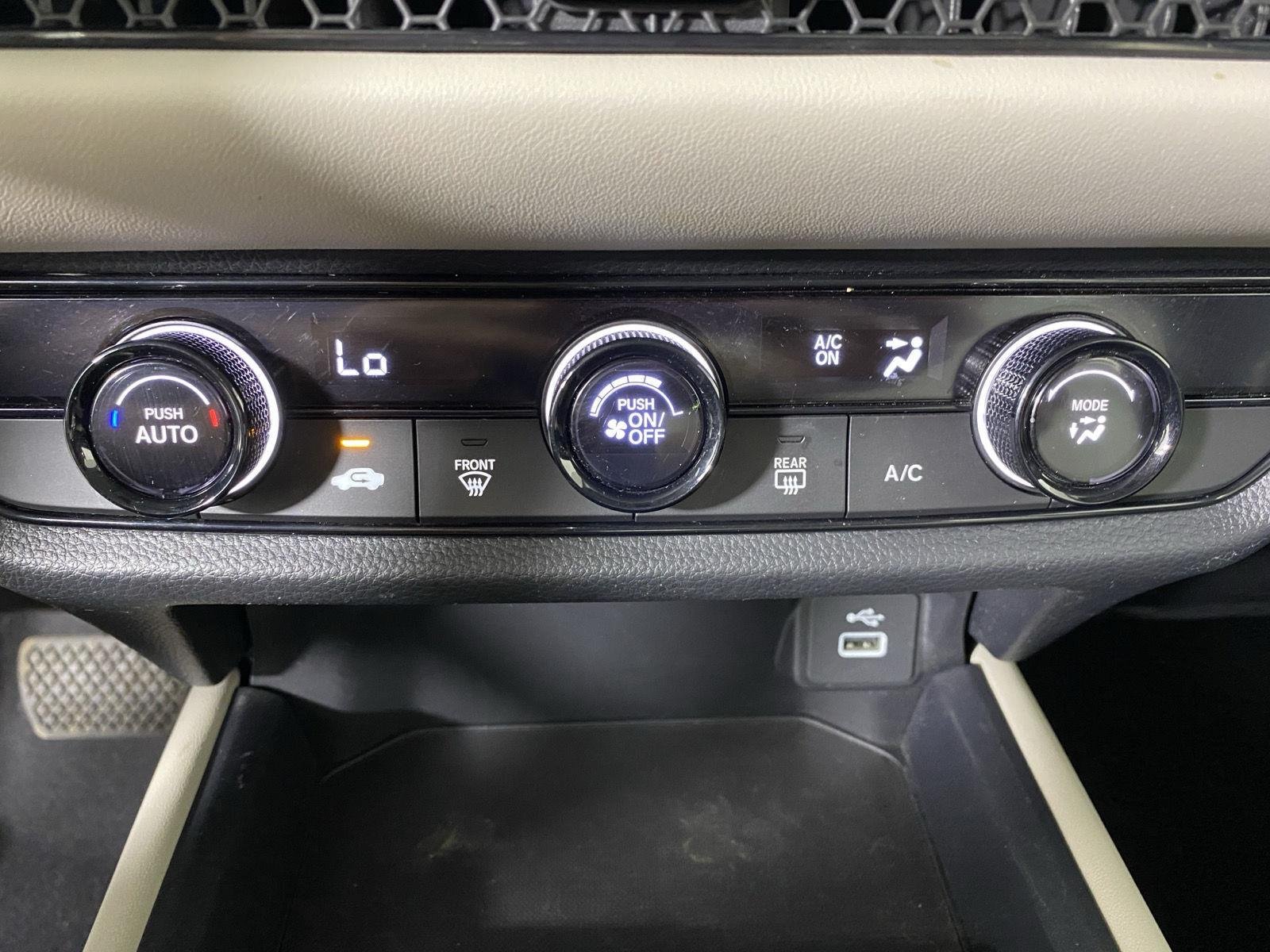 Used 2024 Platinum White Pearl Honda LX image 20