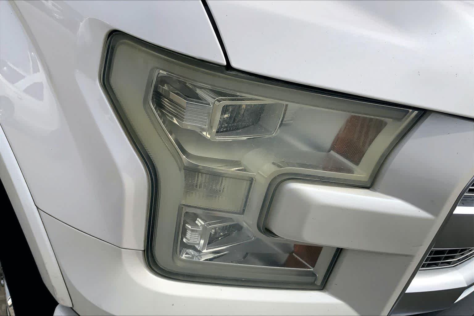 Used 2015 White Platinum Metallic Tri-Coat Ford Platinum image 24