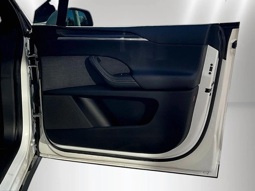 Used 2022  Tesla Plaid image 29