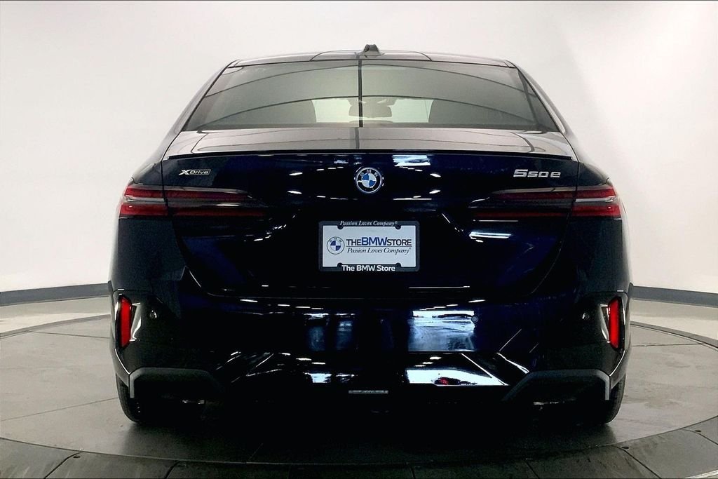 New 2027 Carbon Black Metallic BMW  image 3
