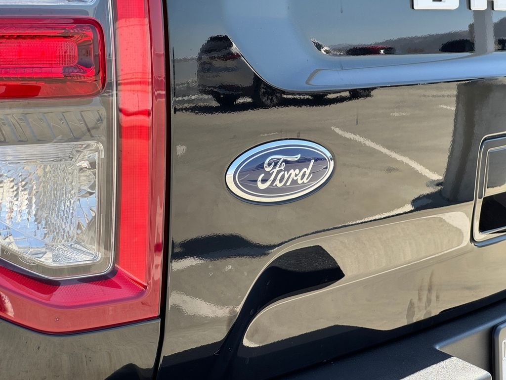 Used 2022 Shadow Black Ford Outer Banks image 23