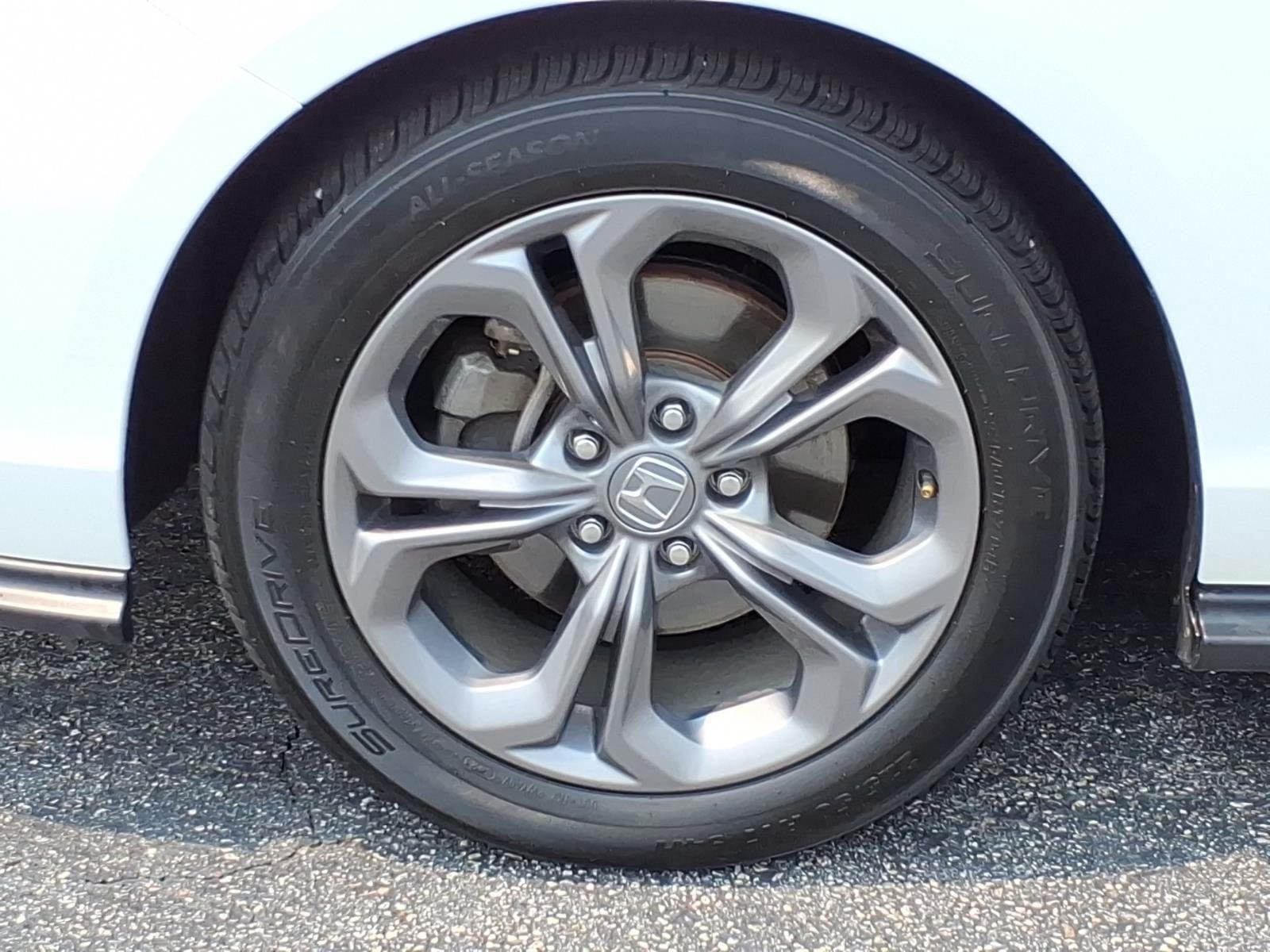 Used 2024 WHITE Honda EX image 4