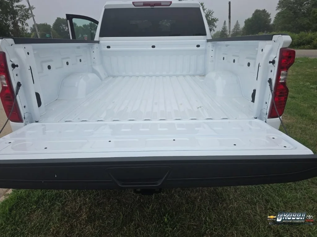 New 2026 Summit White Chevrolet LT image 25