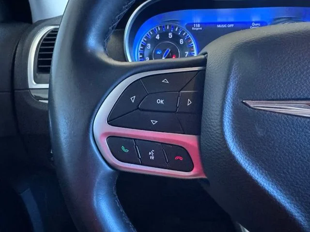 2018 Chrysler 300 Touring - Photo 15
