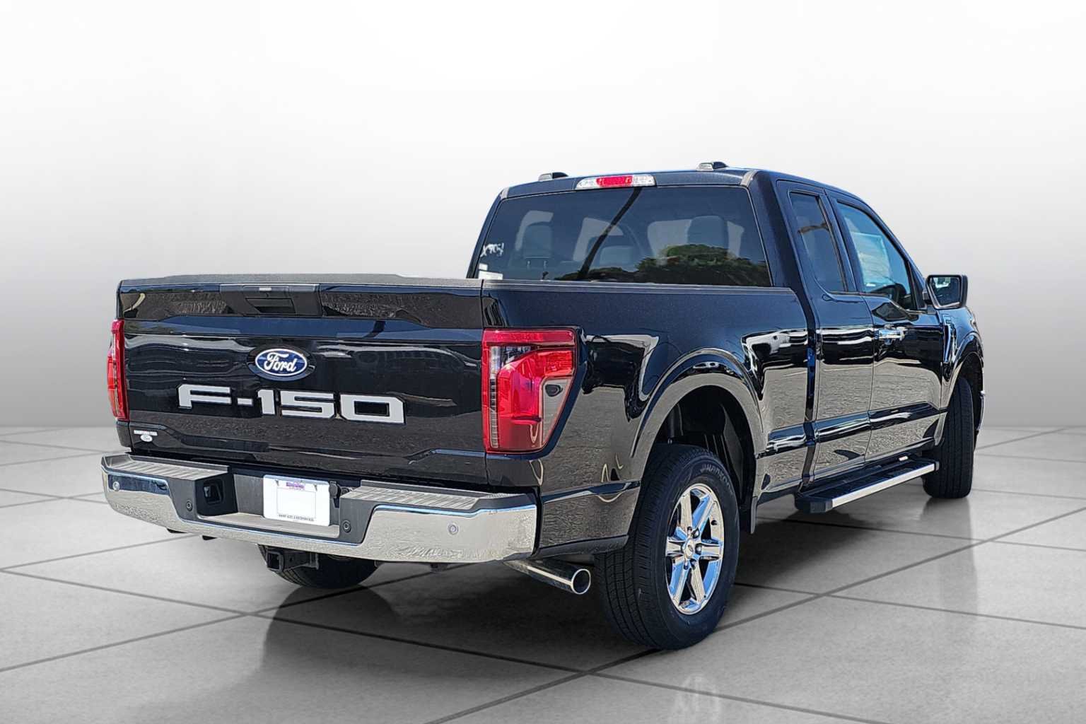 2025 Ford F-150 XLT - Photo 13