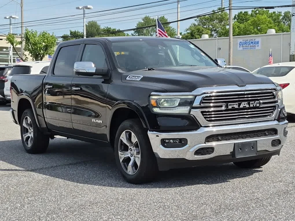 Used 2022 Diamond Black Crystal Pearlcoat Ram Laramie image 2