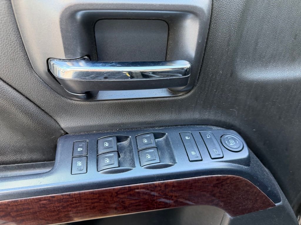 Used 2015 Black GMC SLE image 17