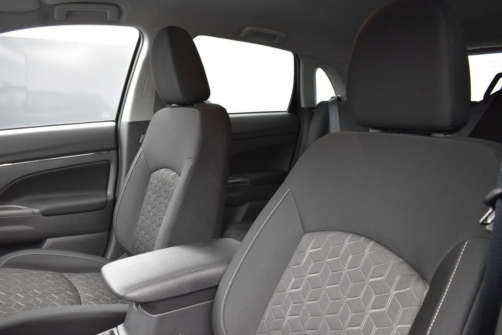 New 2026 Black Mitsubishi 2.0 S image 11