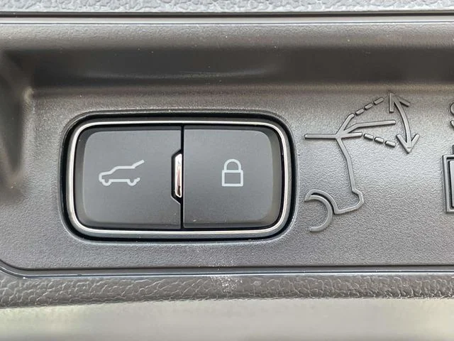 New 2026 Space White Metallic Ford Platinum™ image 10