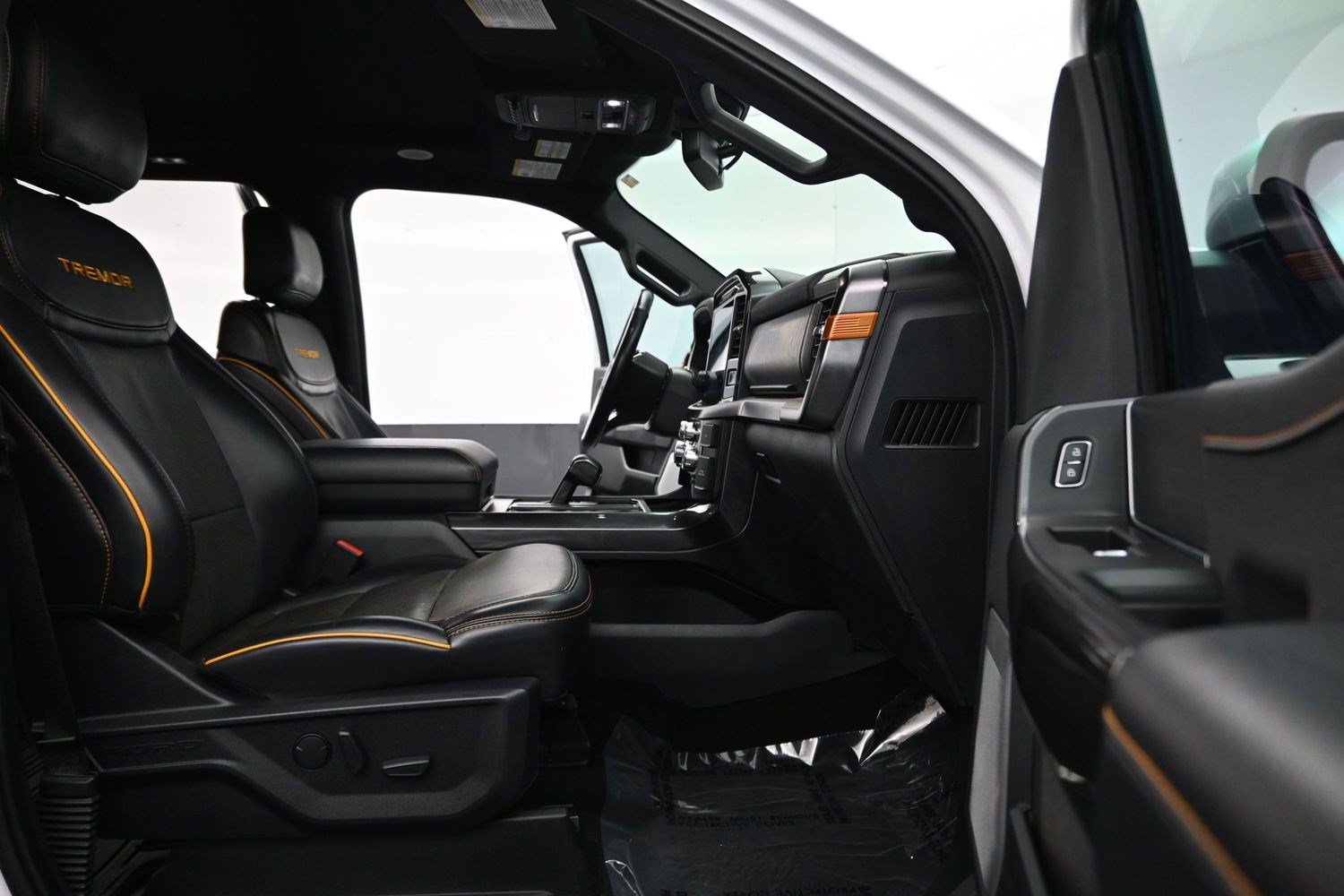 Used 2022 Oxford White Ford Tremor image 19