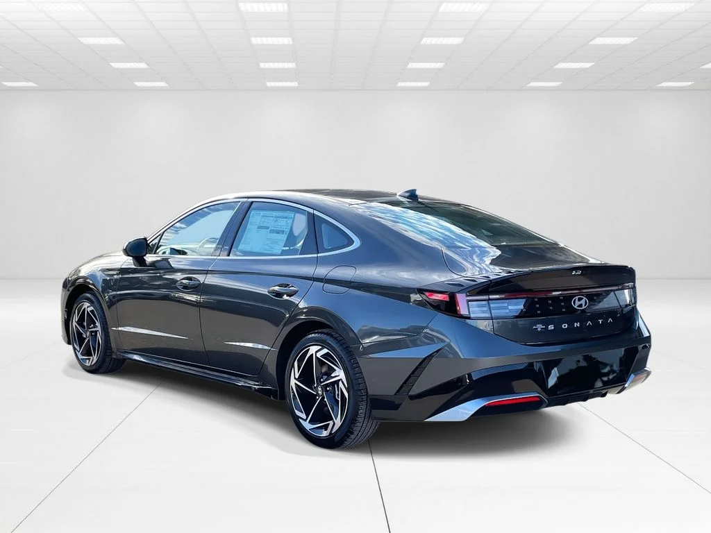 New 2026 Gray Hyundai SEL Sport image 4