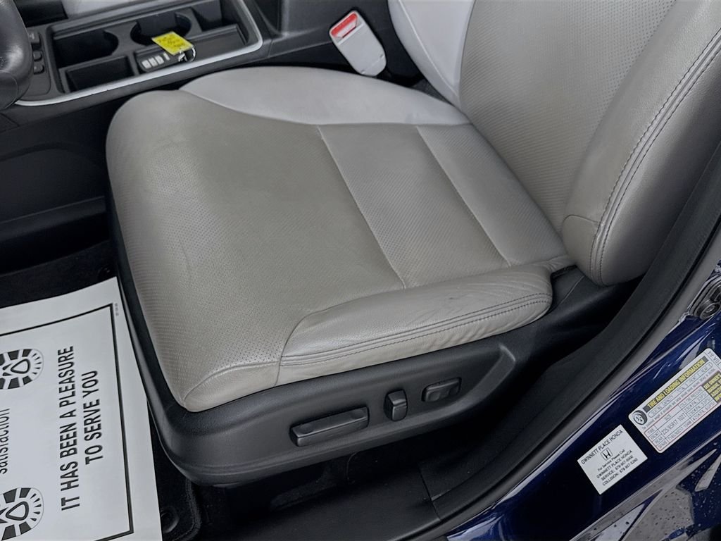 Used 2015 Obsidian Blue Pearl Honda EX-L image 23