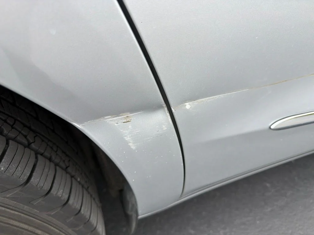Used 2018 Quicksilver Metallic Buick Essence image 10