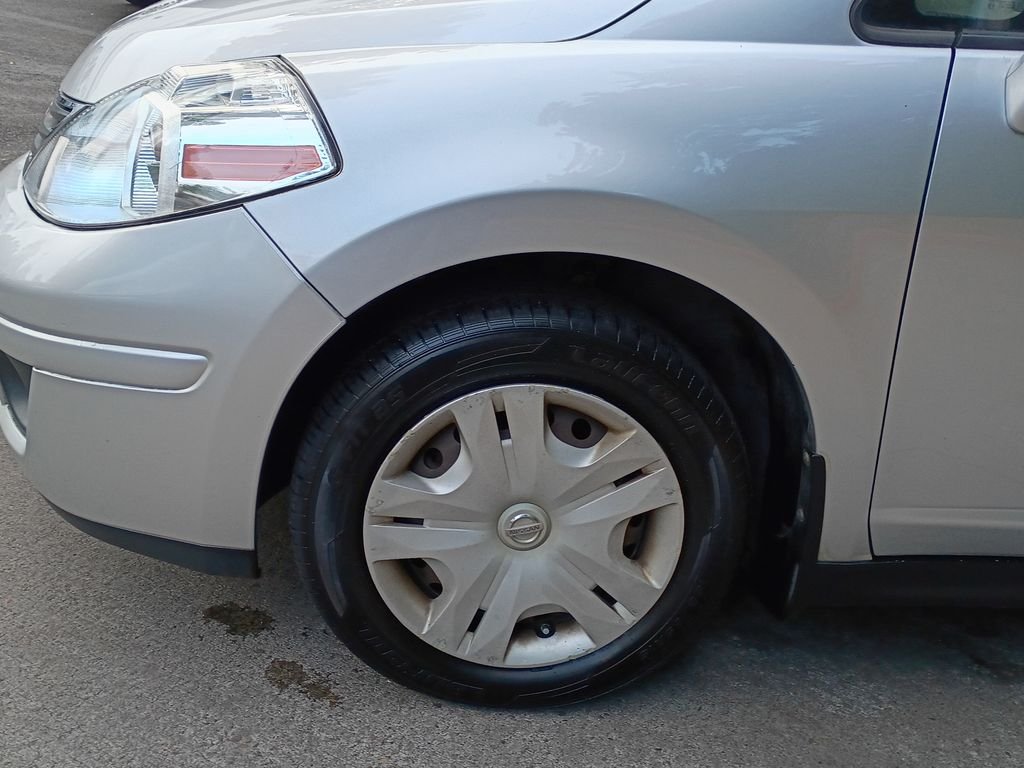 Used 2011 Brilliant Silver Metallic Nissan 1.8 S image 7