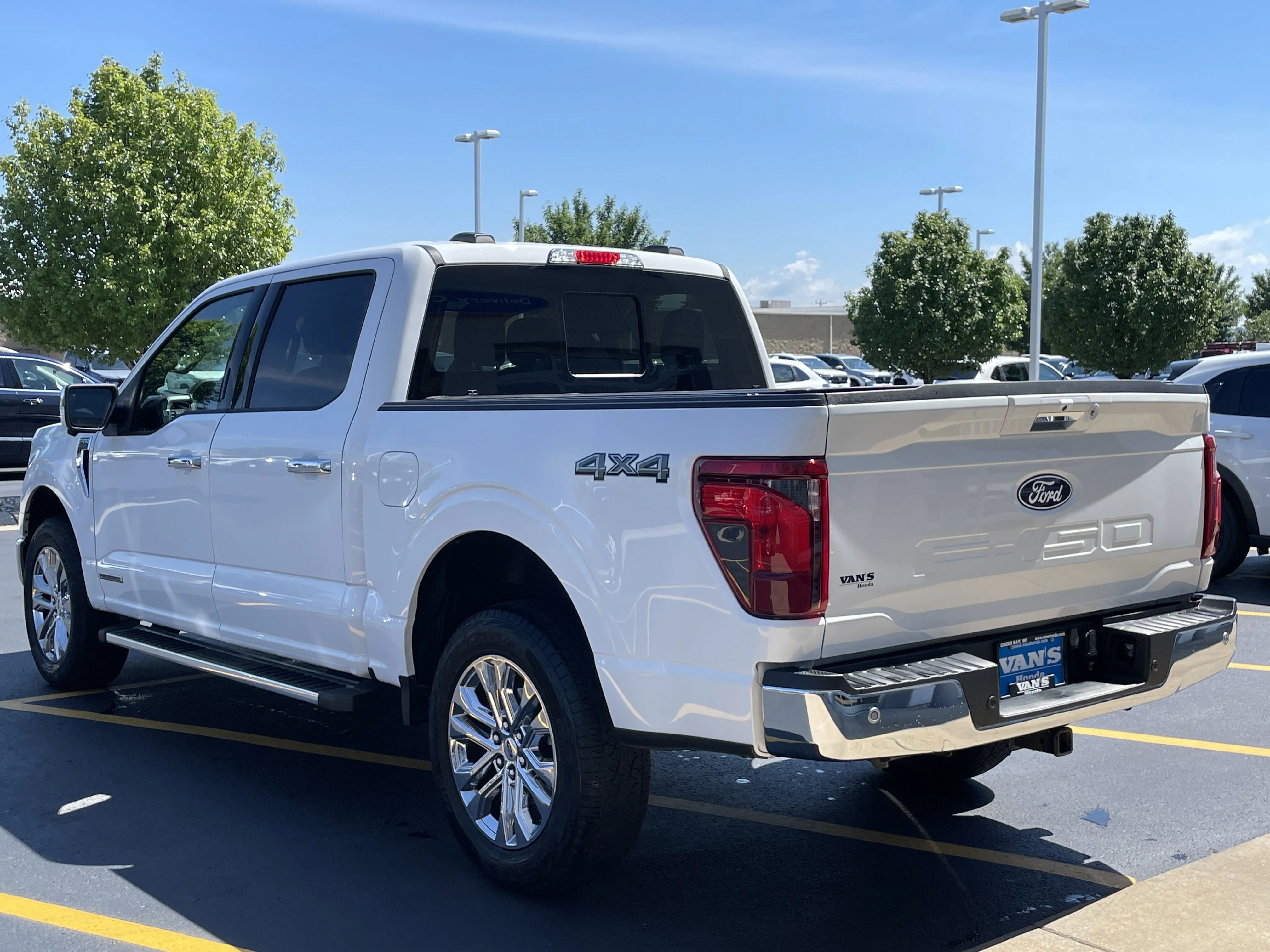 Used 2024 Oxford White Ford XLT image 5