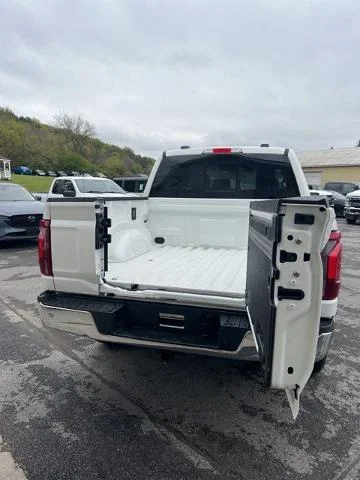 New 2026 Star White Metallic Tri-Coat Ford Lariat® image 100