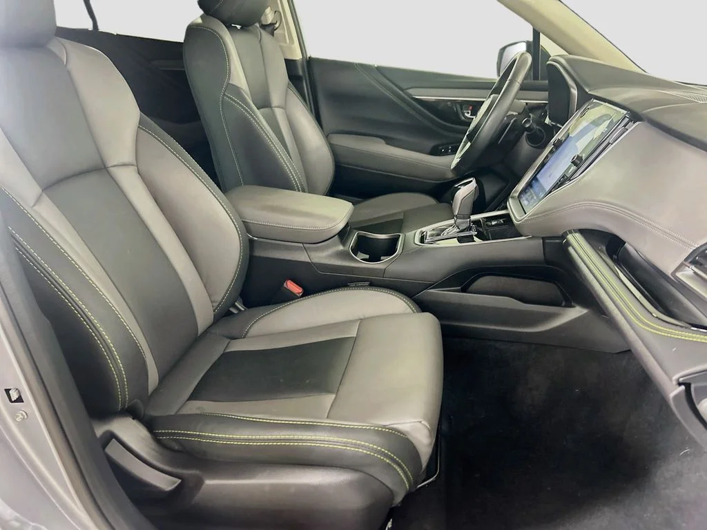 Used 2023 Ice Silver Metallic Subaru Onyx Edition image 30