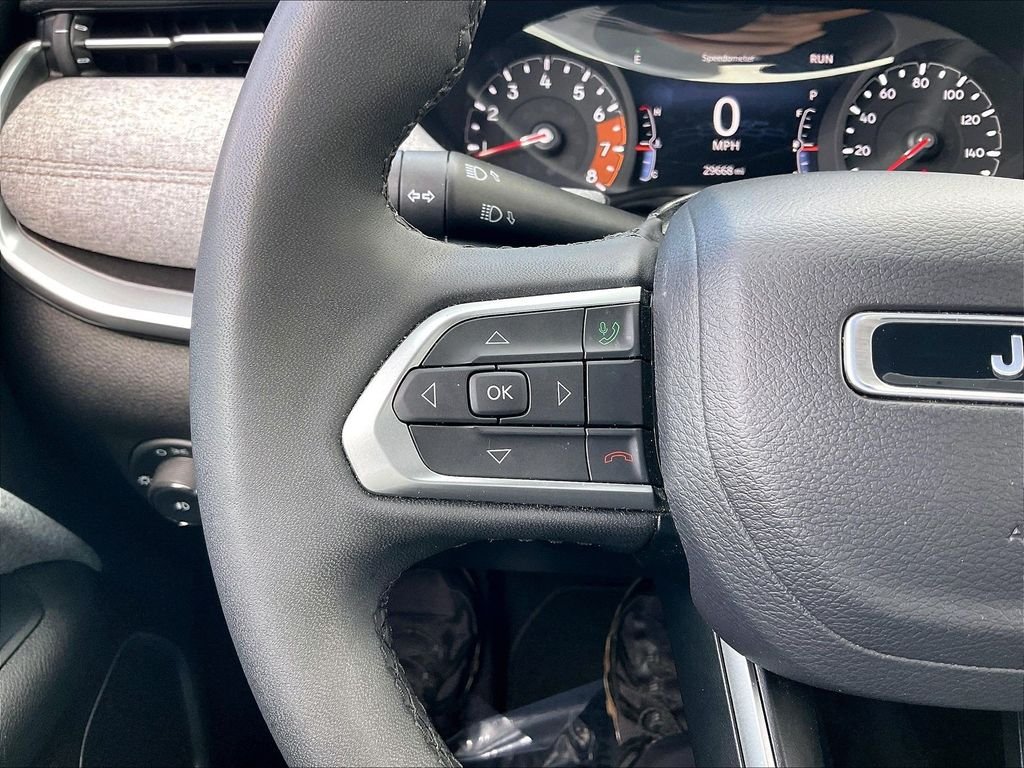Used 2024 Gray Jeep Latitude Lux image 21