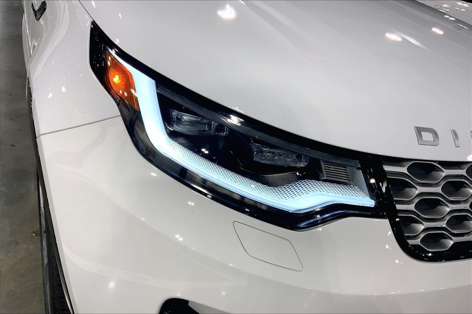 New 2026 Fuji White Land Rover Gemini Edition image 13