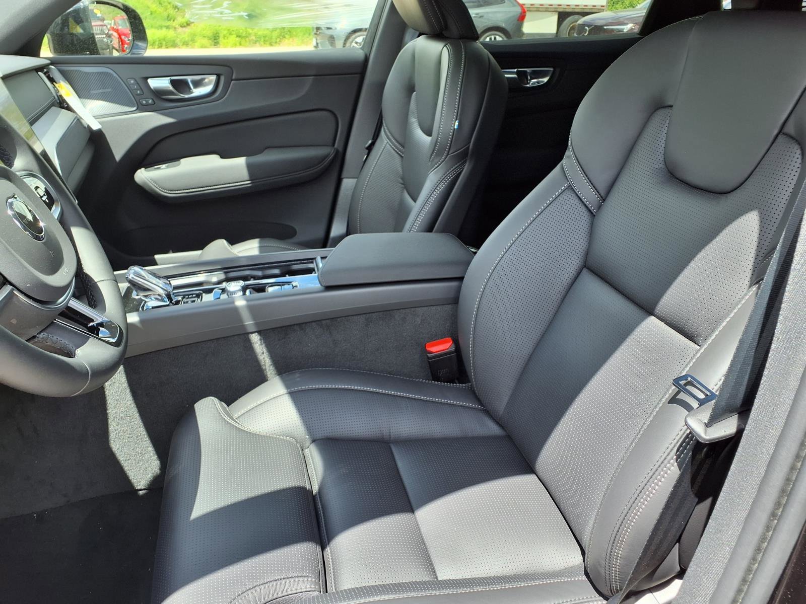 New 2026 Onyx Black Volvo Ultra image 5