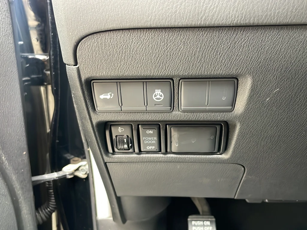 Used 2019 Black INFINITI LUXE image 28