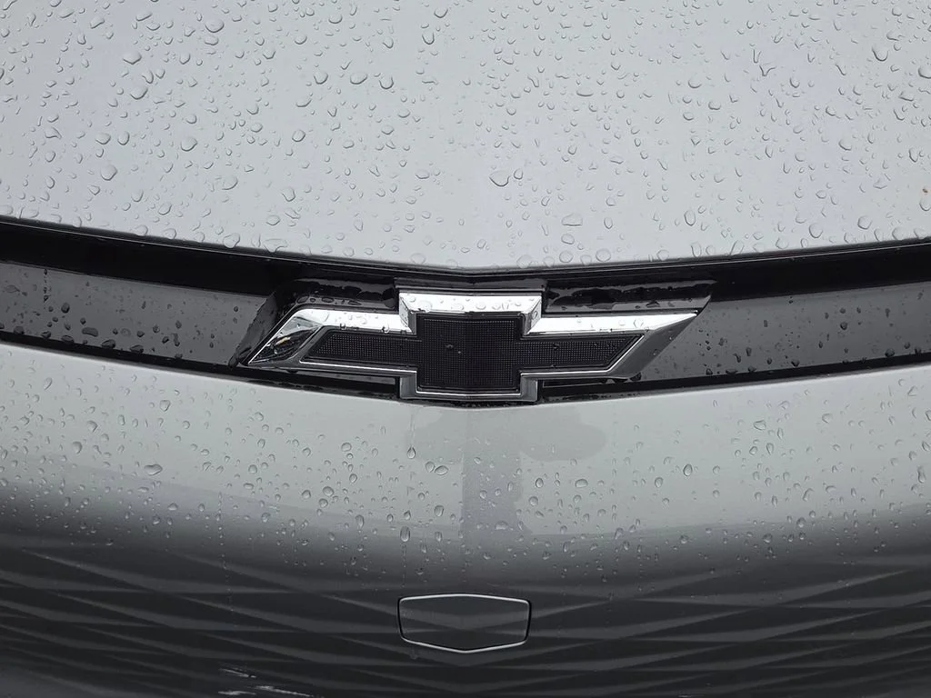 New 2027 Sterling Grey Metallic Chevrolet LT image 21
