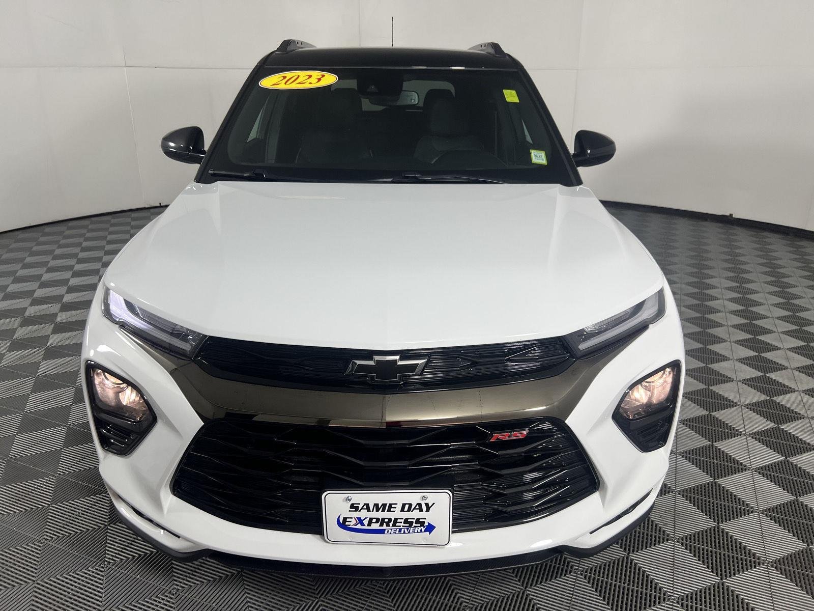Used 2023 Summit White Chevrolet RS image 12