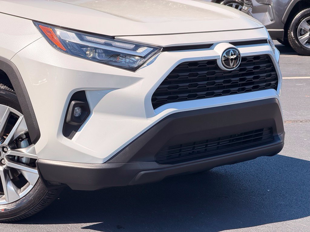 Certified Used 2025 Beige Toyota XLE Premium image 5
