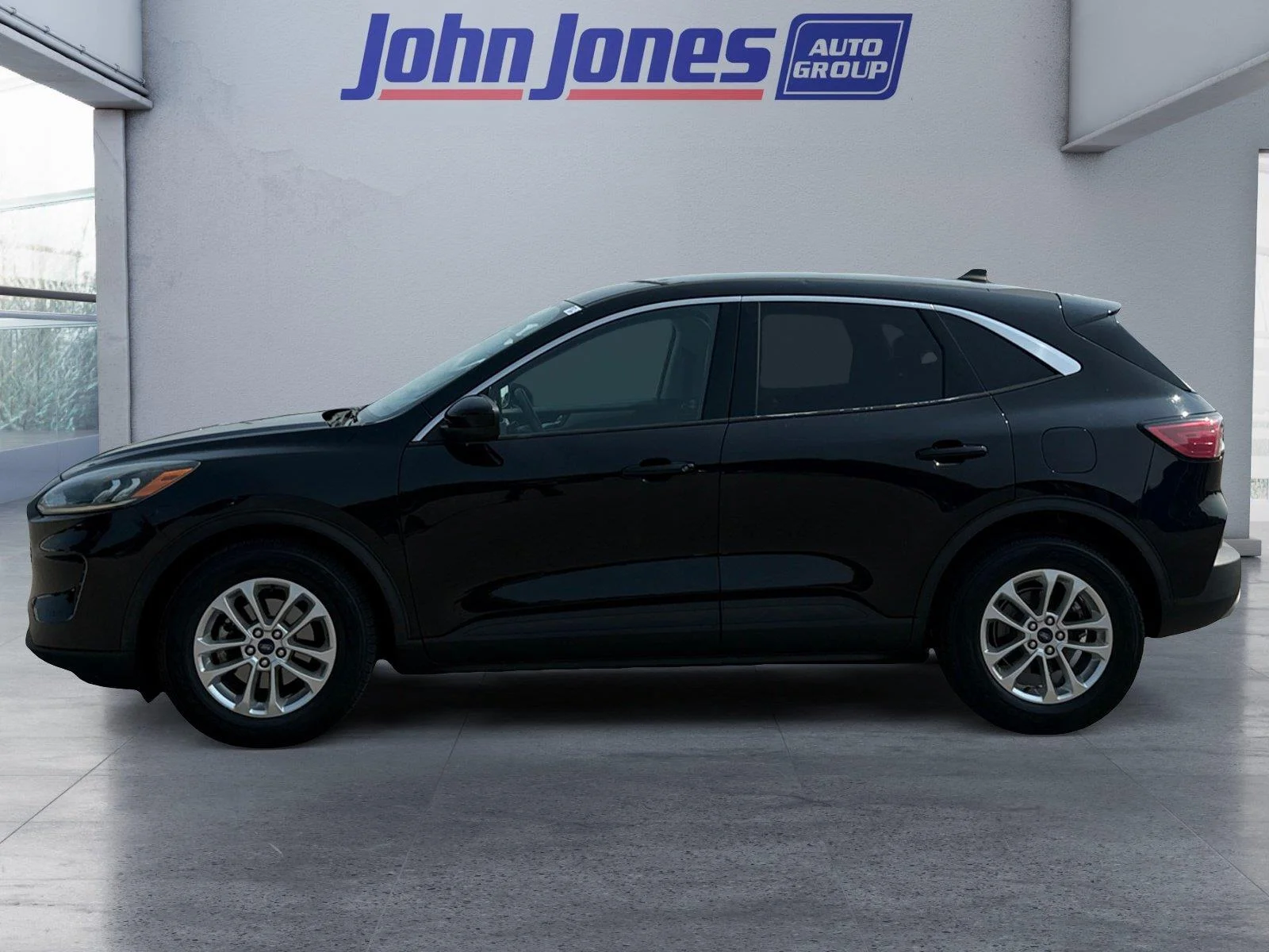 Used 2021 Ford Escape SE with VIN 1FMCU0G66MUA99638 for sale in Scottsburg, IN