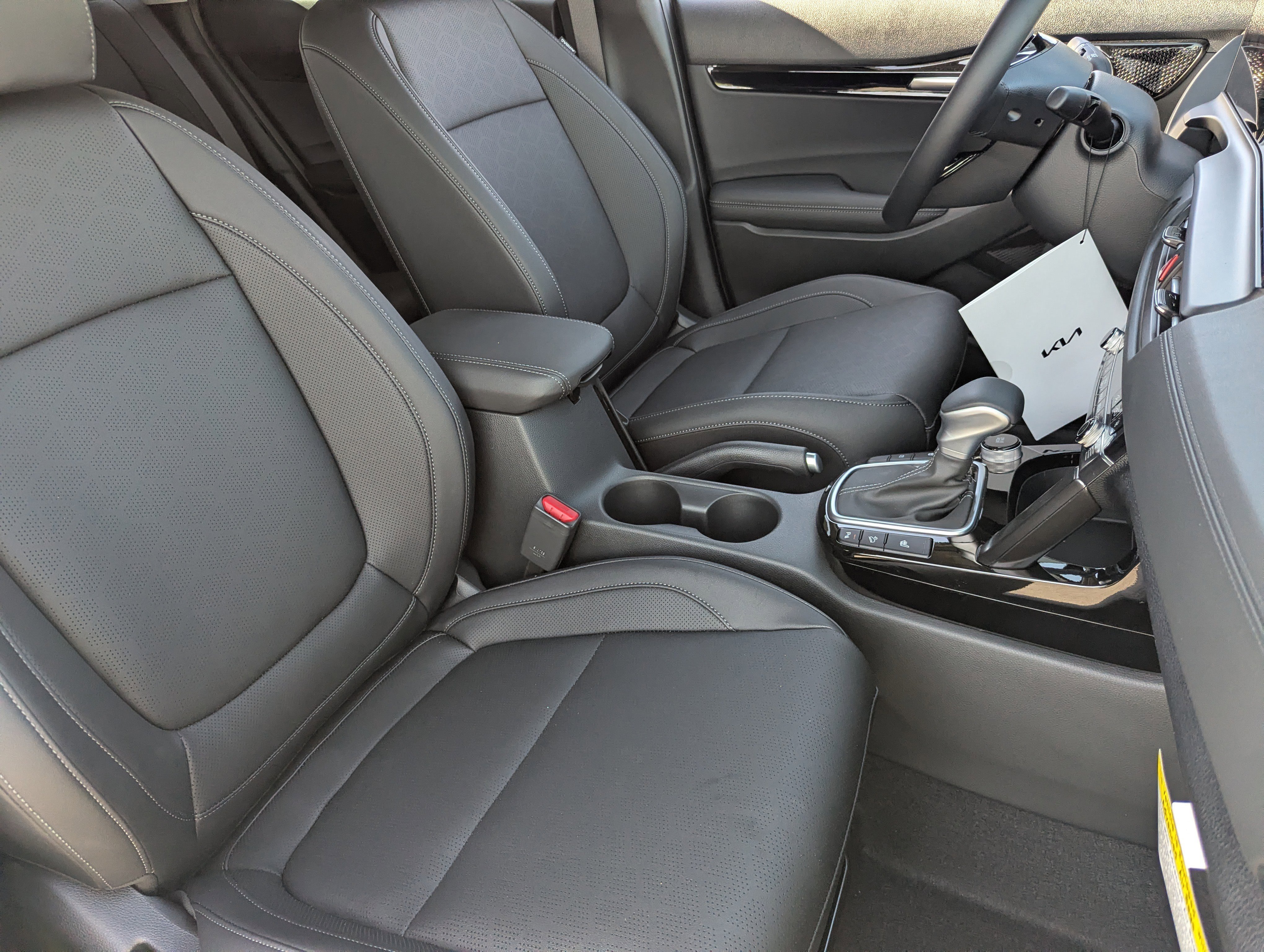 New 2026 Snow White Pearl Kia EX image 8