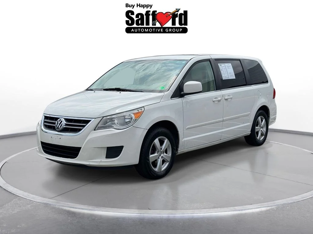 Used 2010 White Volkswagen SE image 1