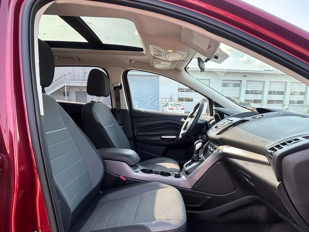 Used 2015 Ruby Red Metallic Ford SE image 20
