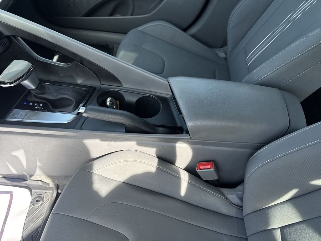 2024 Hyundai Elantra SEL - Photo 21