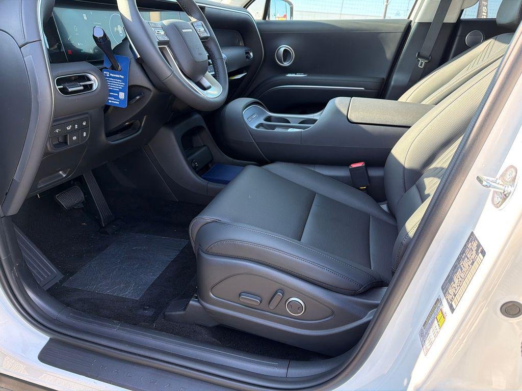 New 2026 White Hyundai SEL FWD image 9