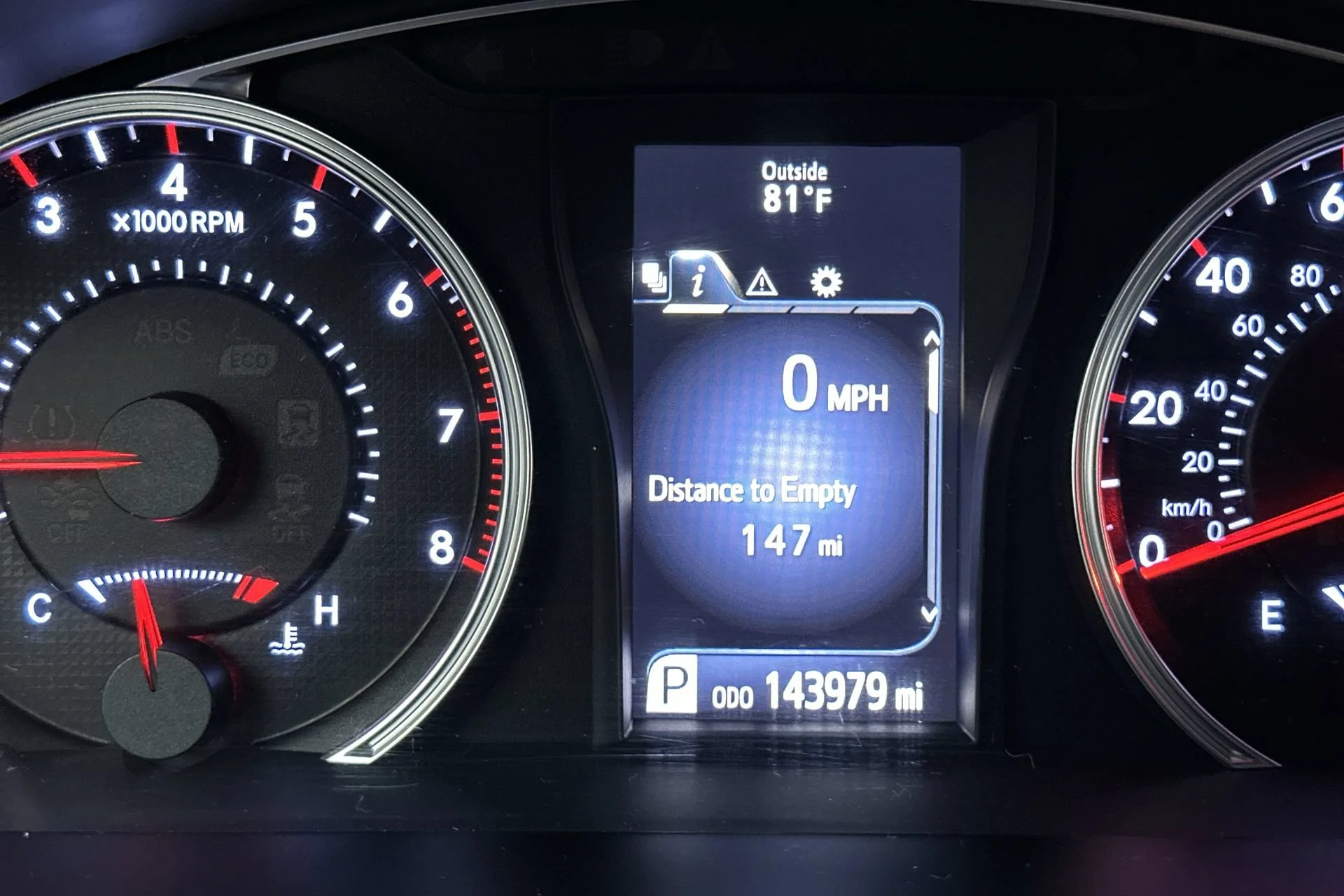 Used 2016 Creme Brulee Mica Toyota SE image 19