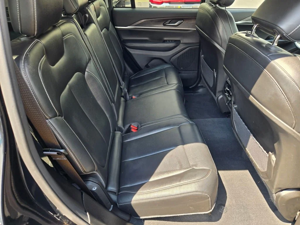 Used 2023 Black Jeep Limited 4x4 image 11