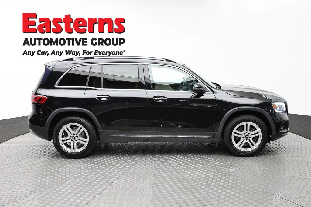 Used 2022 Black Mercedes-Benz GLB 250 image 5