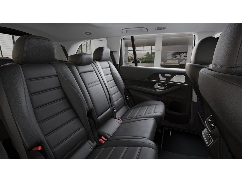 New 2026  Mercedes-Benz GLS 450 image 5