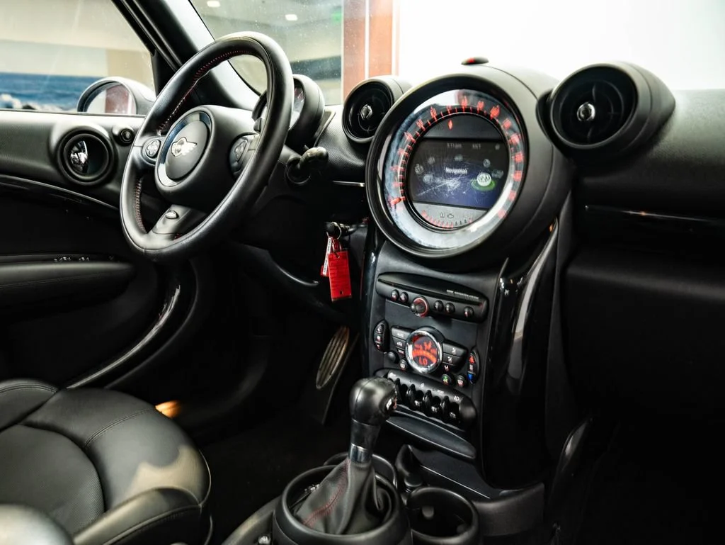 Used 2016 Absolute Black Metallic MINI  image 44