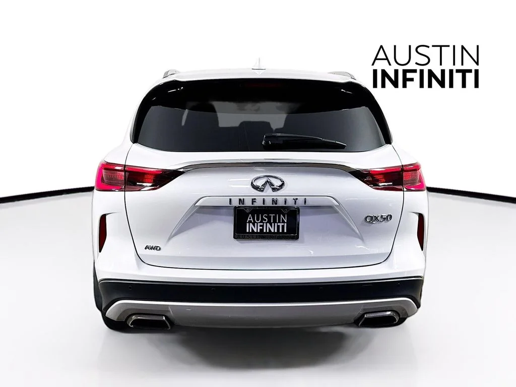 Certified Used 2023 White INFINITI LUXE image 8