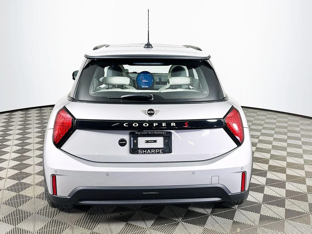 New 2026 Silver MINI Iconic image 6