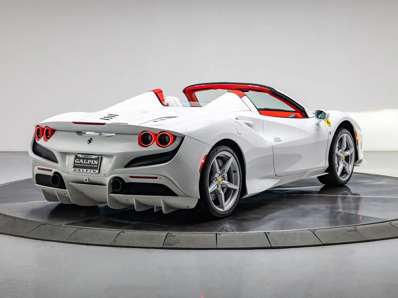 Used 2022 Bianco Cervino - Extra Campionario Ferrari Spider image 5